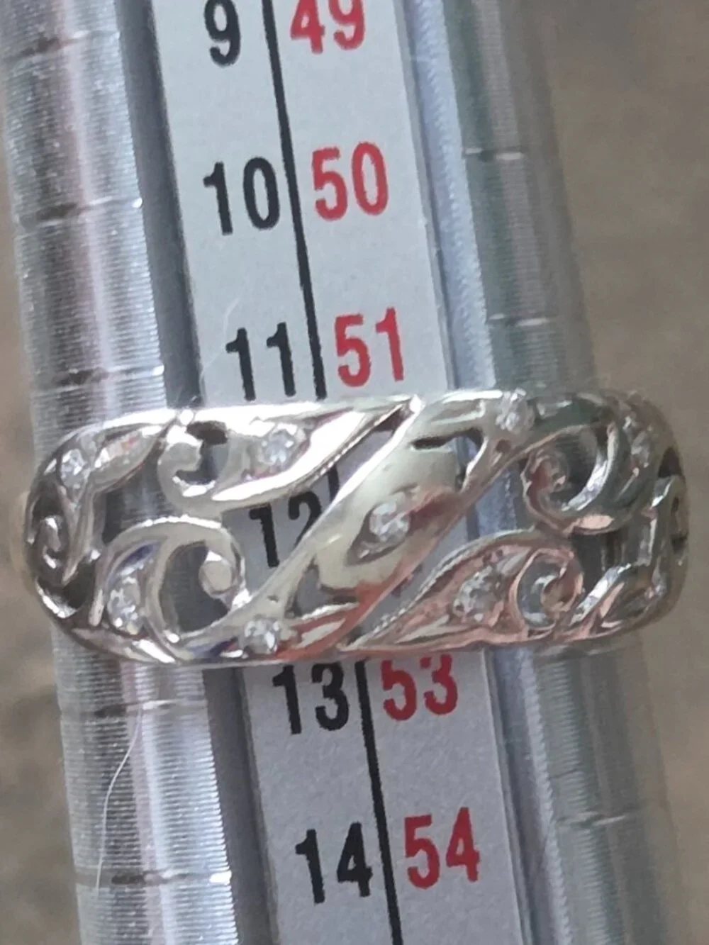 Vintage Two-Tone Yellow & White Gold Scroll Filigree Diamond Ring - Size 6